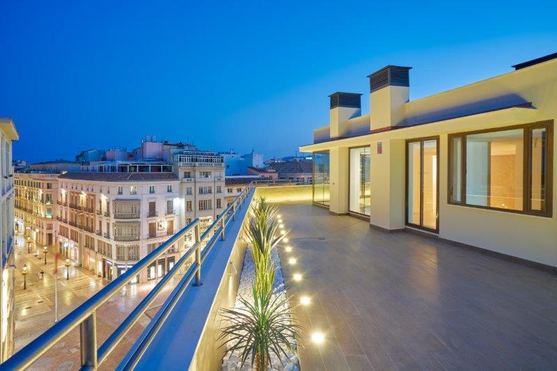 DISEÑO DE TERRAZA PARA ÁTICO EN EL CENTRO DE MÁLAGA